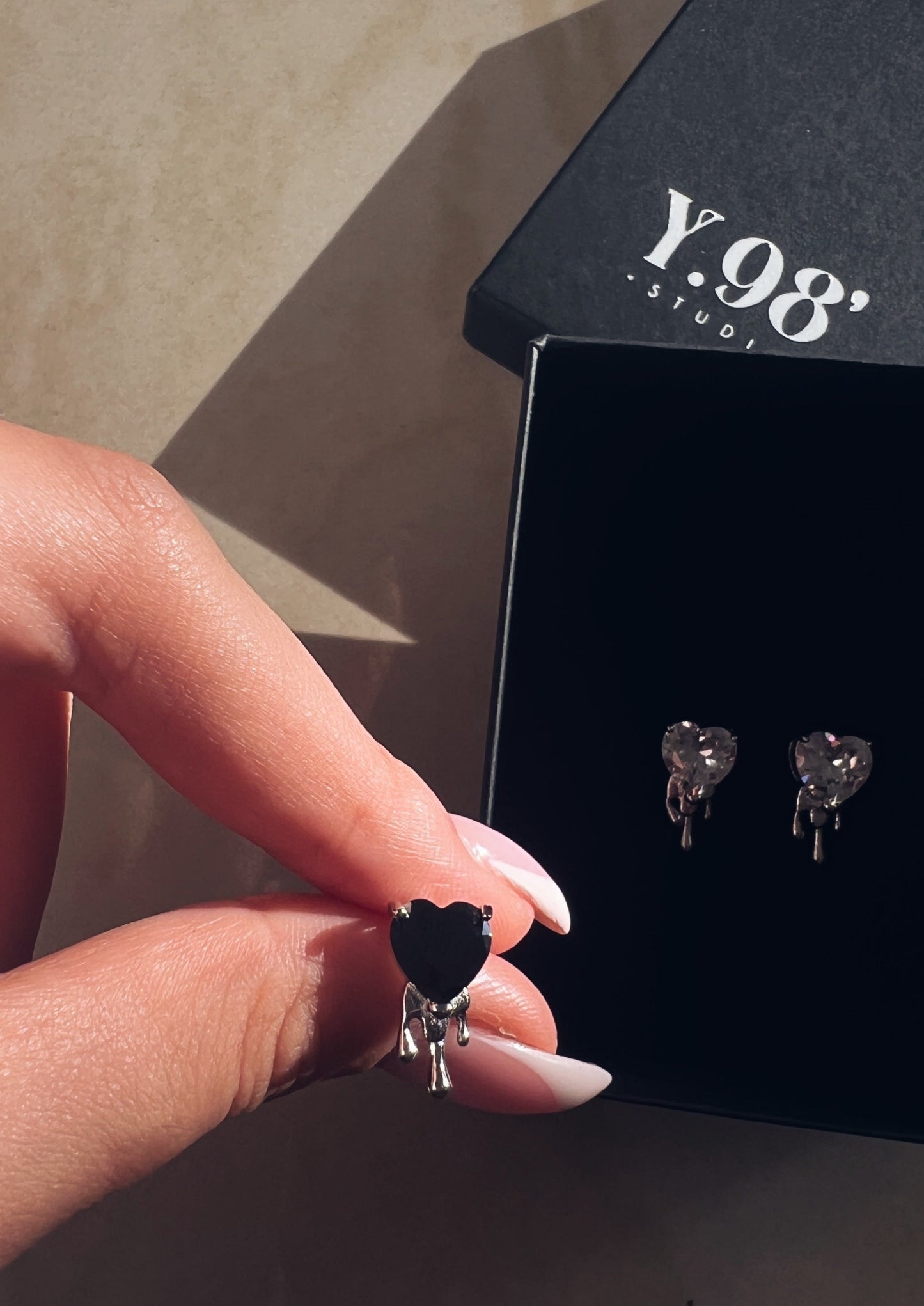 עגילי ״שר״ | "CHER" earrings (black)