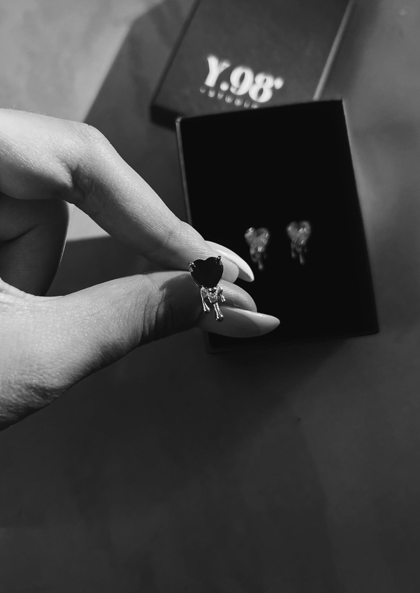 עגילי ״שר״ | "CHER" earrings (black)