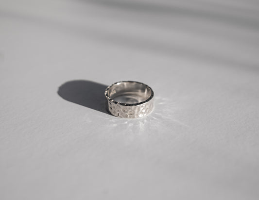 "LIV" ring | טבעת ״ליב״